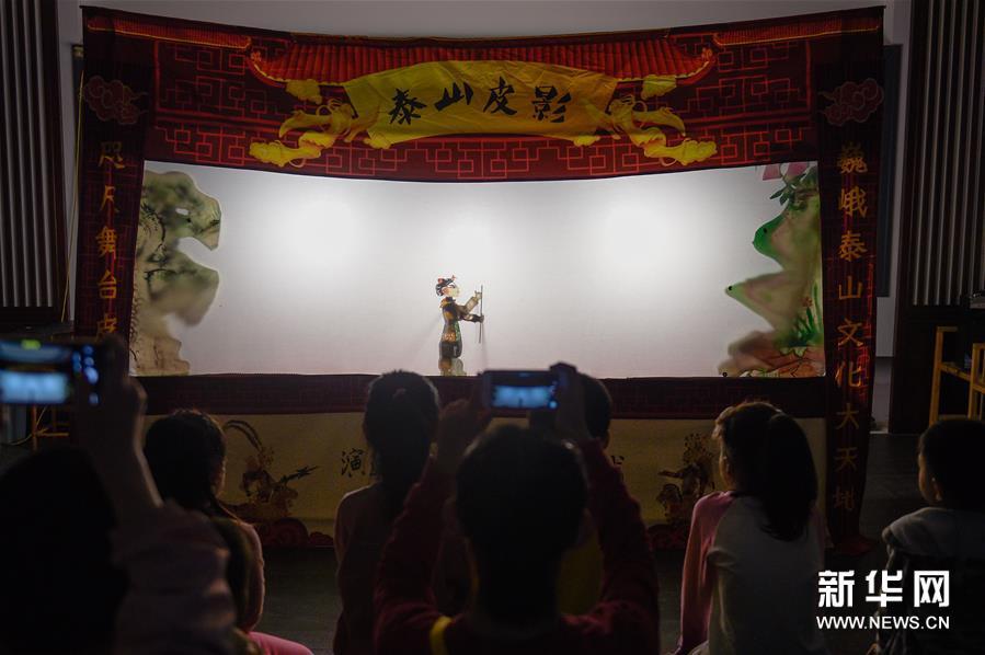 前门大街|国潮市集亮相前门大街 游客沉浸式体验中国风