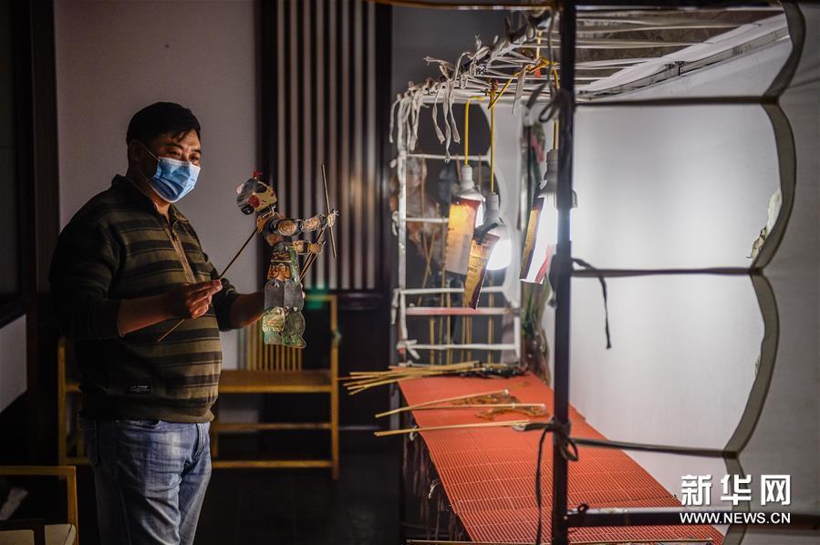 前门大街|国潮市集亮相前门大街 游客沉浸式体验中国风