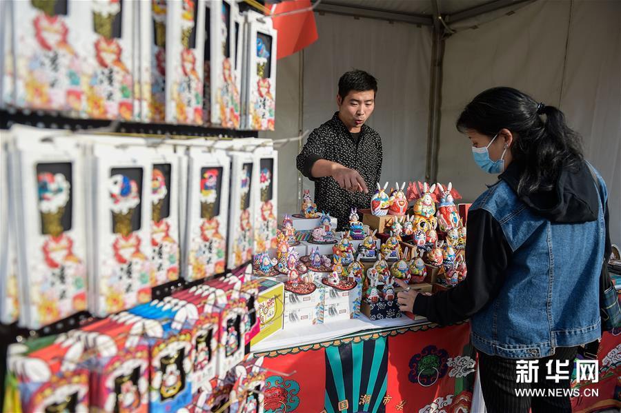 前门大街|国潮市集亮相前门大街 游客沉浸式体验中国风
