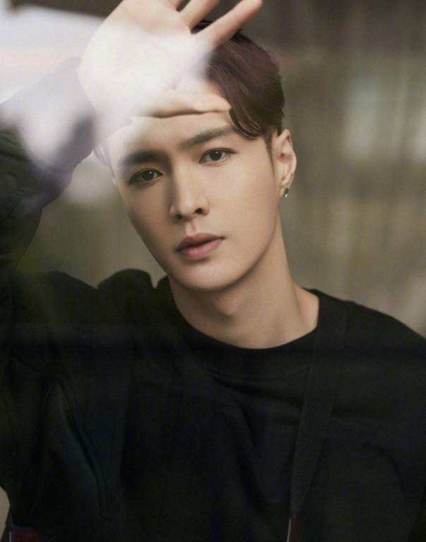 张艺兴|同为流量明星生日，张艺兴登世界趋势榜获祝福，肖战却无人问津