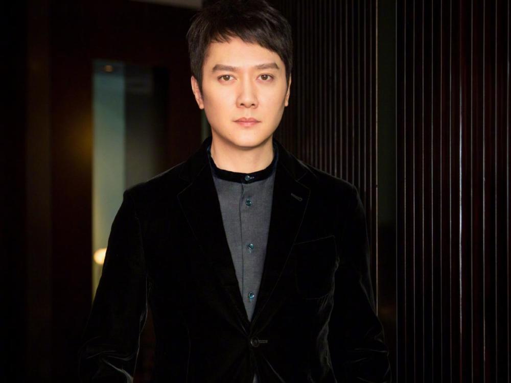 赵丽颖|赵丽颖发文为二叔庆生，冯绍峰《创业年代》登央视，期待《有翡》