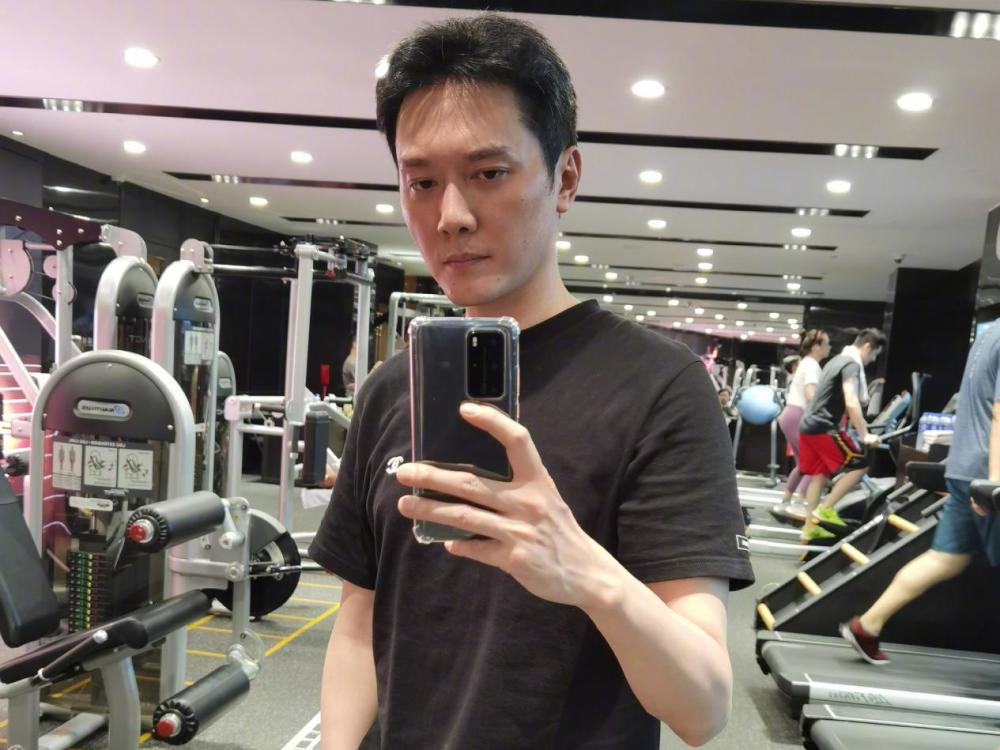 赵丽颖|赵丽颖发文为二叔庆生，冯绍峰《创业年代》登央视，期待《有翡》