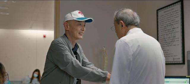 我和我的家乡|《我和我的家乡》票房持续领跑国庆档，个人感觉还是葛优演的张北京最好