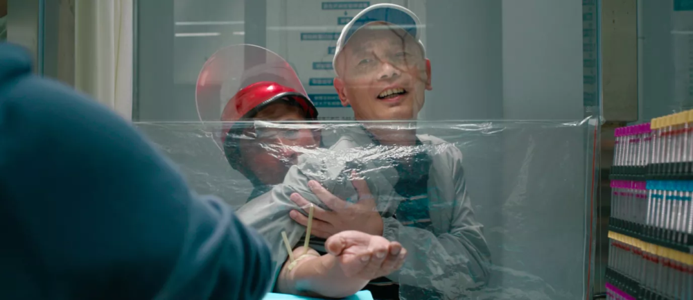 我和我的家乡|《我和我的家乡》票房持续领跑国庆档，个人感觉还是葛优演的张北京最好