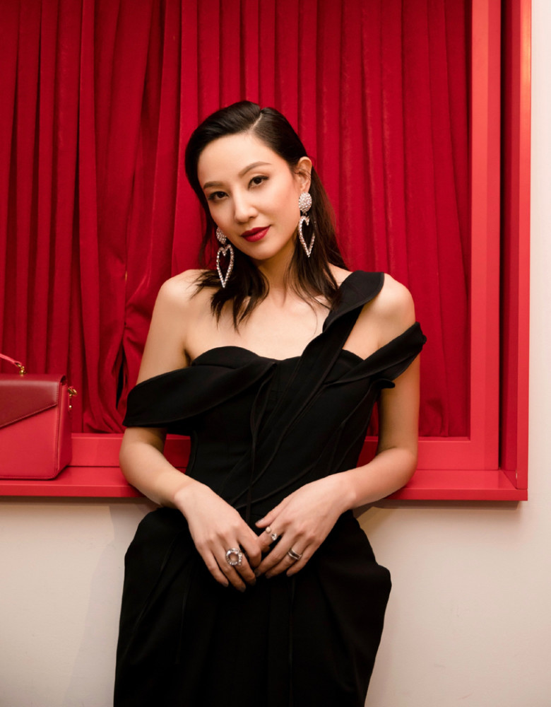 女神郑希怡第8410期潮流气质写真分享