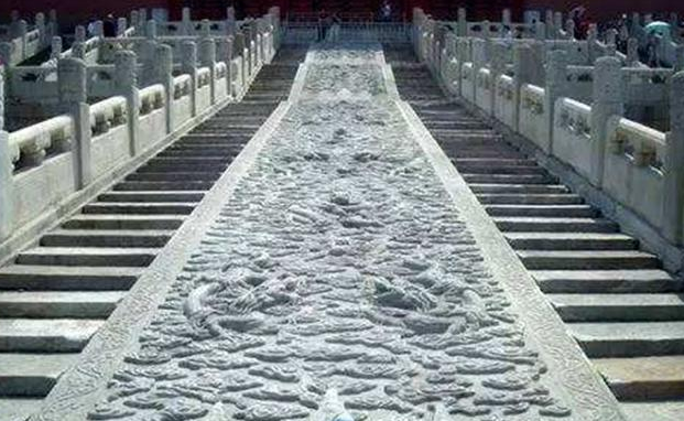 石头|古代，不光外国人可运输巨石，中国人照样可以，而且石头更大更重