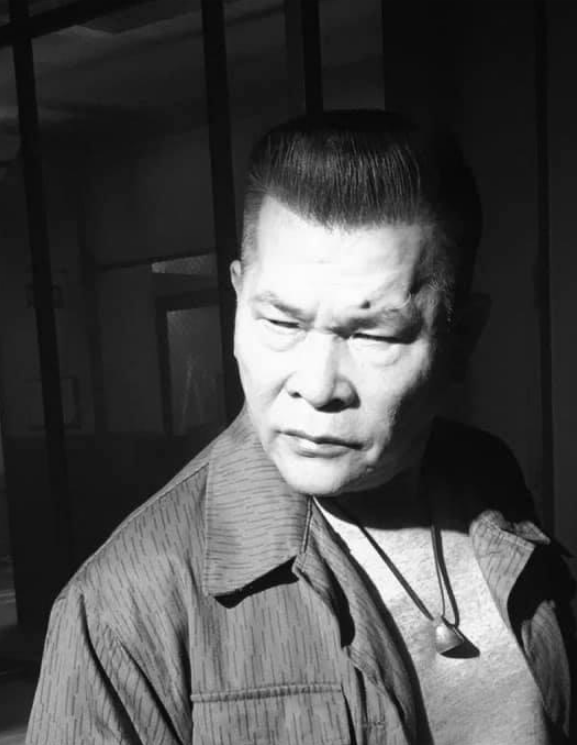 澎恰恰|资深男星澎恰恰宣布破产后 与妻子分居寄宿在朋友家 出行搭摩托