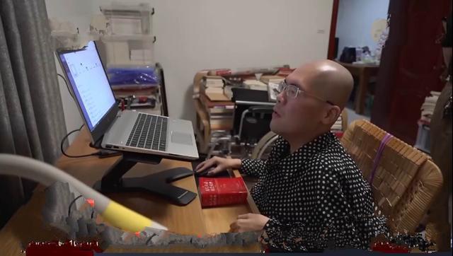 瘫痪作家一根手指敲出300万字-WordPress极简博客