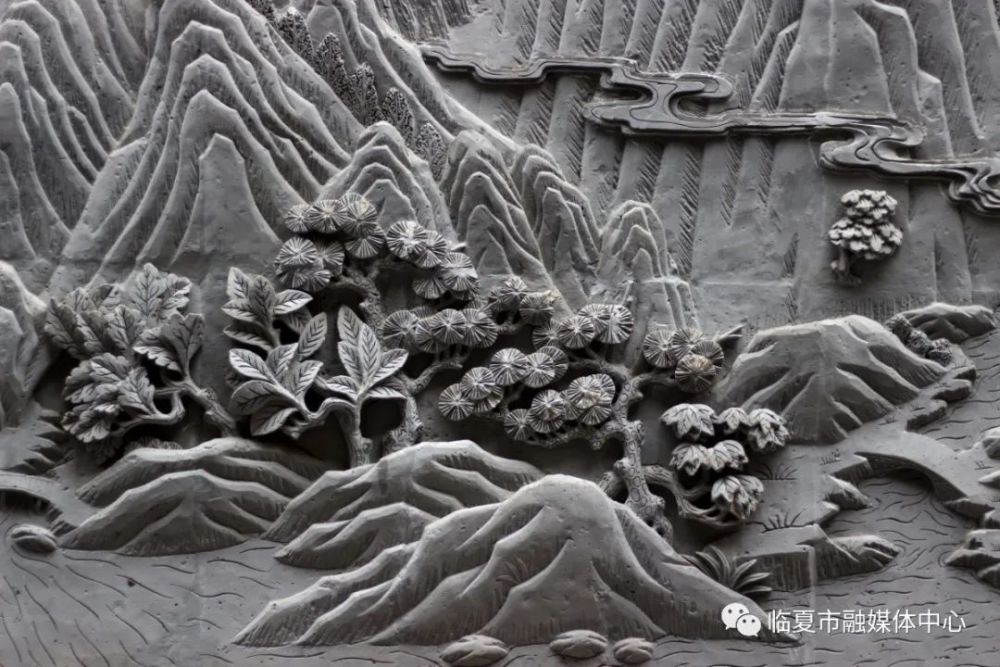 砖雕,是一种重要的中国民间艺术工艺,雕刻方法复杂多样,风格迥异,为