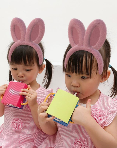 熊黛林|熊黛林提前庆40岁生日，手捧蛋糕娇羞甜笑，嫩白少女肌惹人羡