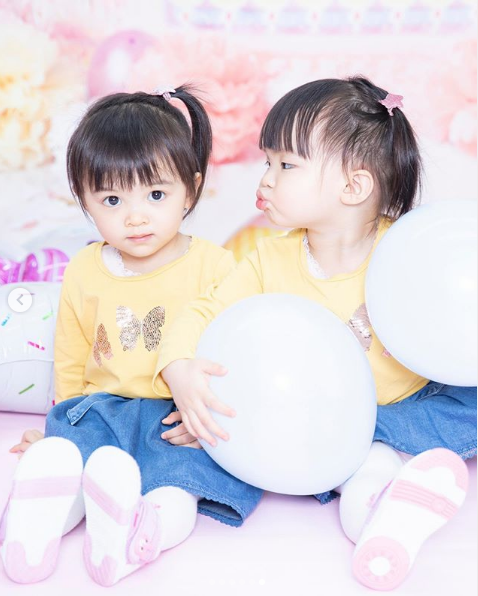 熊黛林|熊黛林提前庆40岁生日，手捧蛋糕娇羞甜笑，嫩白少女肌惹人羡