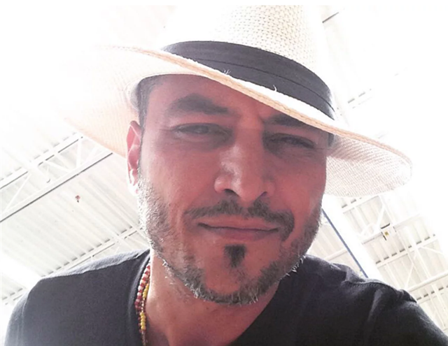 伊巴拉|歌手安东尼因患重度抑郁症自杀，抢救无效去世年仅41岁