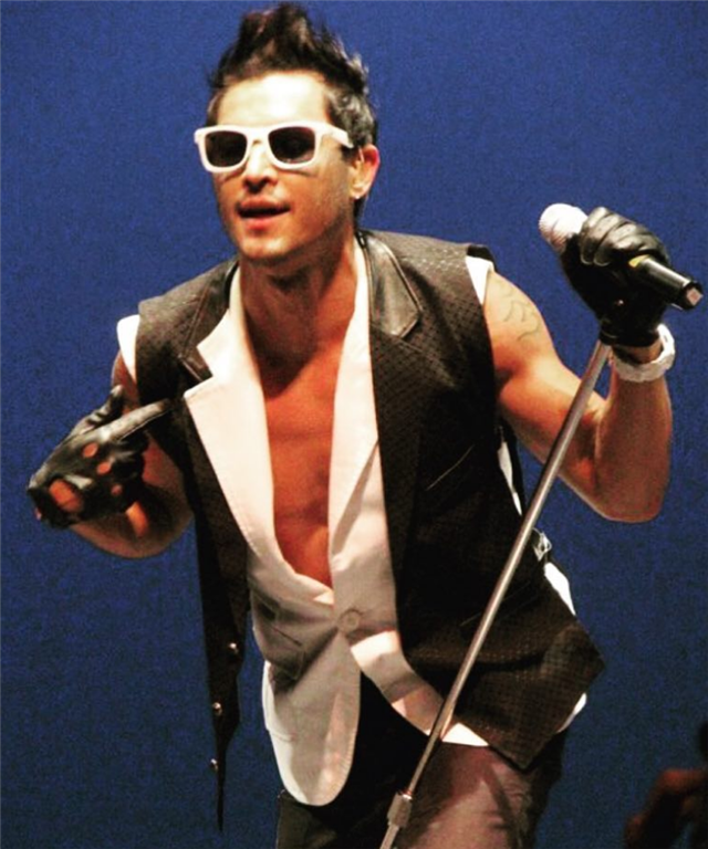 伊巴拉|歌手安东尼因患重度抑郁症自杀，抢救无效去世年仅41岁