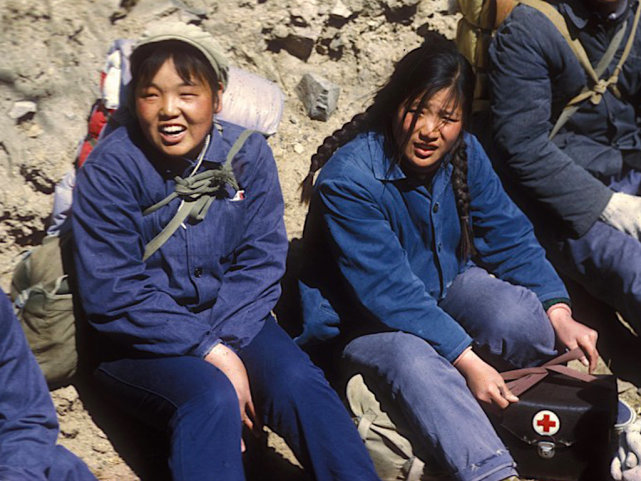 老照片:一九七二年的中国妇女旧影,网友看了:满满的回忆