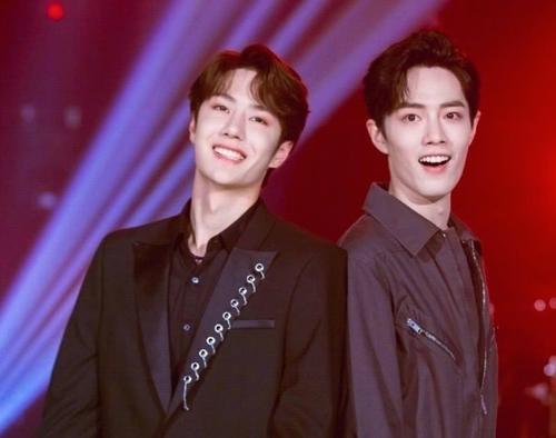 朱一龙|9月艺人新媒体指数：朱一龙蝉联冠军，肖战上升，王一博原地不动