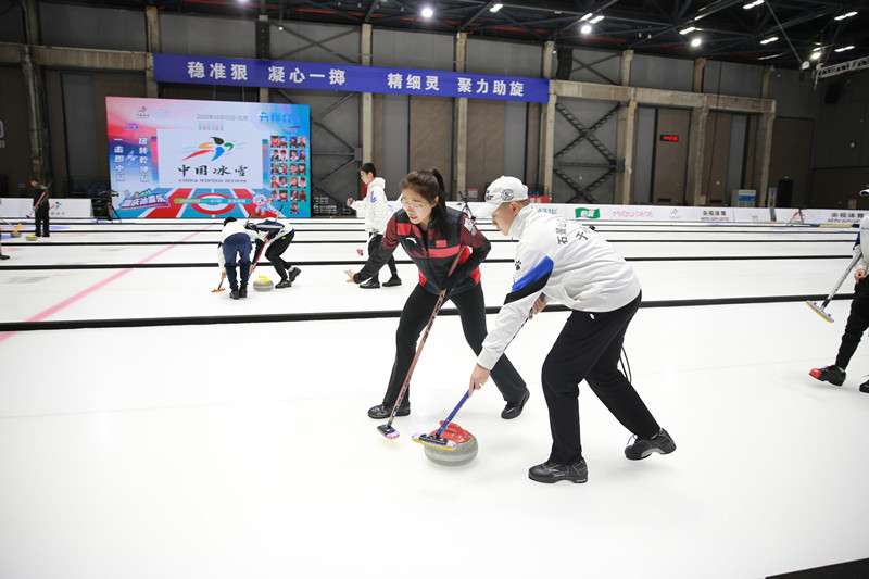 中小学生|建4块仿真冰训练场，2年内石景山区中小学生人人能上冰