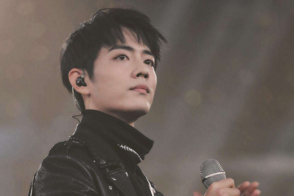 张艺兴|肖战川美争议后低调现身，为张艺兴公司送祝福，素颜出镜难掩帅气