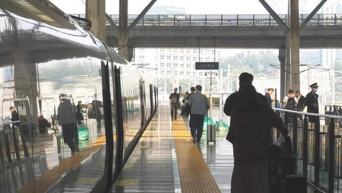 上海虹桥|亲情和梦想，只相距4.5个小时