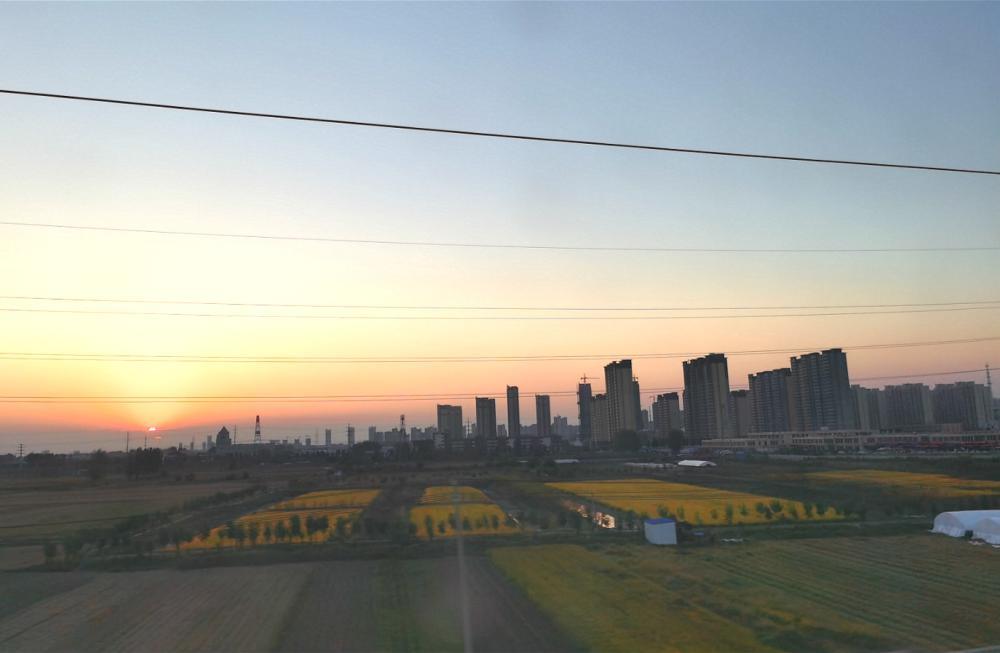 上海虹桥|亲情和梦想，只相距4.5个小时