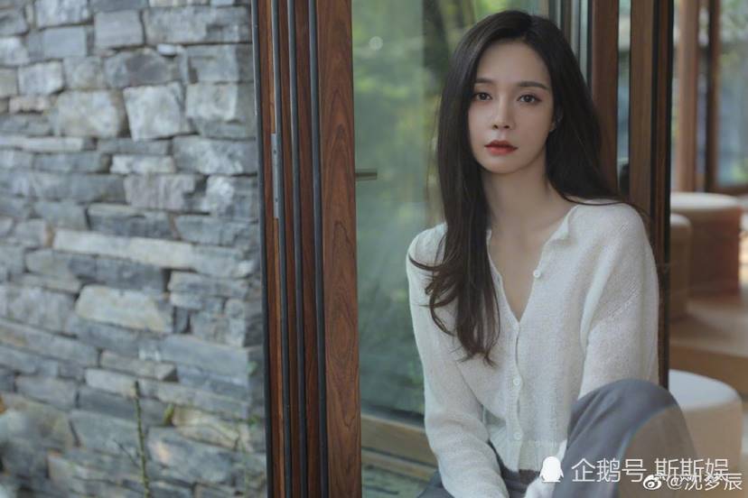 沈梦辰|沈梦辰深夜发文引热议，难道与海涛出现感情危机？看到配图服了