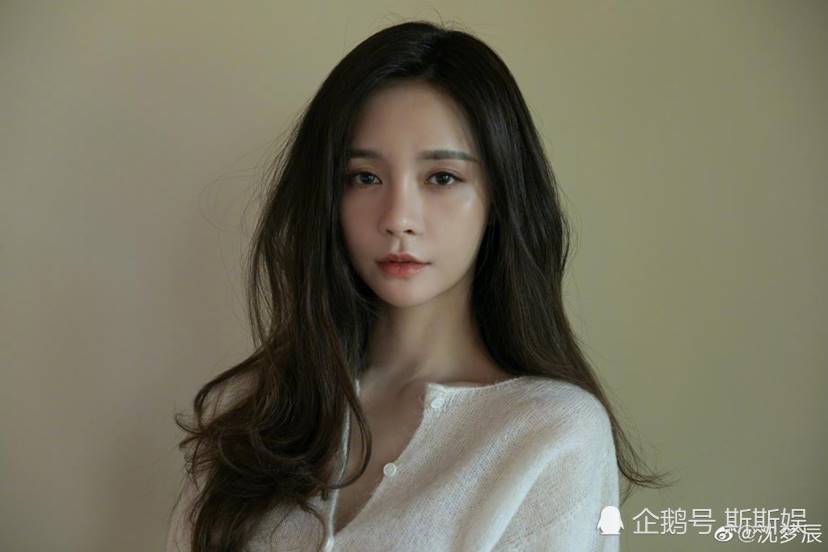 沈梦辰|沈梦辰深夜发文引热议，难道与海涛出现感情危机？看到配图服了