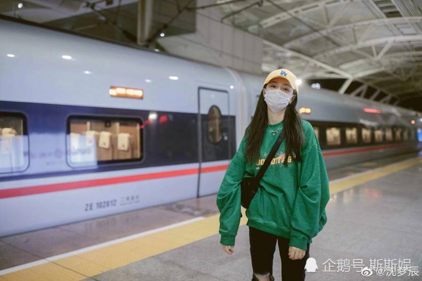 沈梦辰|沈梦辰深夜发文引热议，难道与海涛出现感情危机？看到配图服了