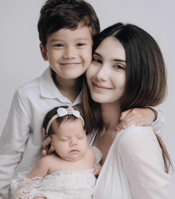 披拉-尼迪裴善官|泰国男星Mike放弃儿子抚养权，前女友生下二胎，与19岁新男友分手