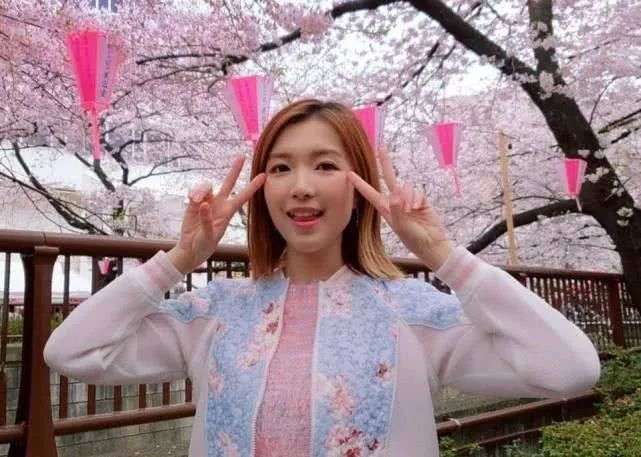 郭嘉文|还没分手？秀戒指宣誓主权，富豪男友还给了2000万投资！