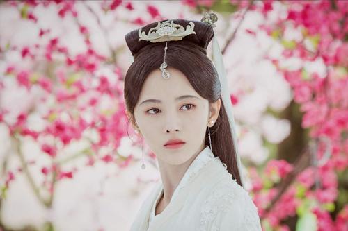 鞠婧祎|鞠婧祎疑耍大牌，工作人员严防死守造型，其他演员没享受这待遇？