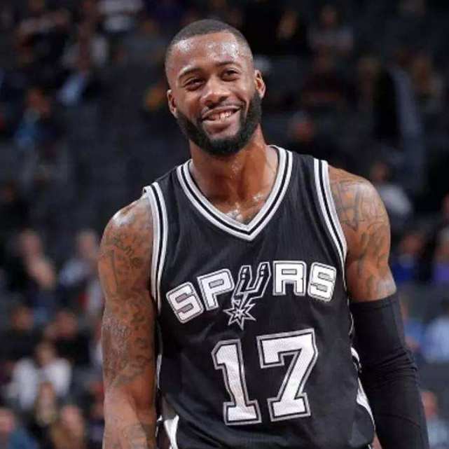 从马刺板凳匪徒到辽宁队新赛季外援乔纳森西蒙斯的篮球之路