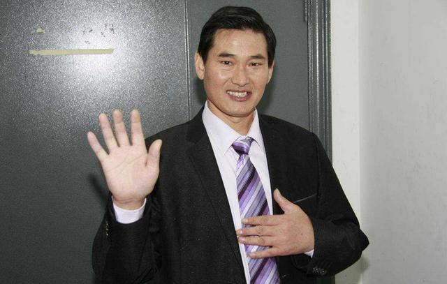 朱之文|大衣哥儿媳亮相回门宴，一袭红裙气质不输明星，自曝结婚不是图钱