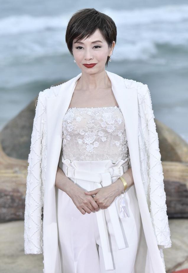 毛舜筠的气质不仅仅是脸优雅穿搭更重要难怪她60岁还那么美