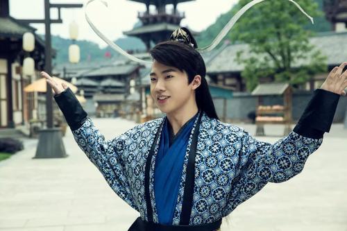 郭麒麟|他这个星二代，进入演艺圈靠父亲郭德纲，如今的发展更多靠自己