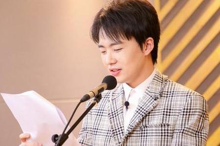 郭麒麟|他这个星二代，进入演艺圈靠父亲郭德纲，如今的发展更多靠自己