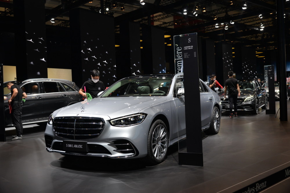 奔驰|首次和公众见面呼声有多高？车展实拍全新一代奔驰S级