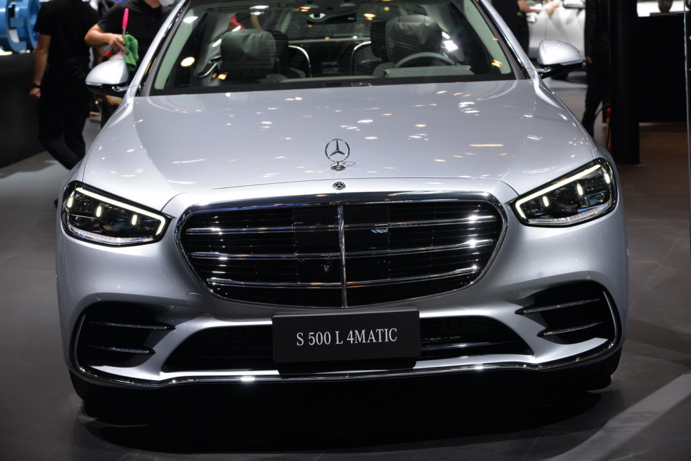 奔驰|首次和公众见面呼声有多高？车展实拍全新一代奔驰S级