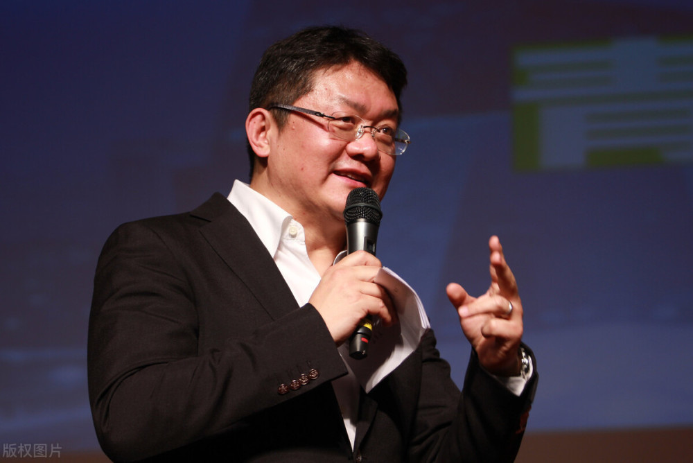 央视主持人张斌近况曝光,曾被妻子当众爆料出轨,复合后受到重用_腾讯