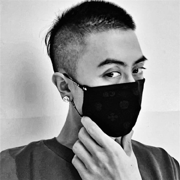 秦奋|秦奋有多“壕”？仅半身造型价值7位数，网友：投胎是门技术活！