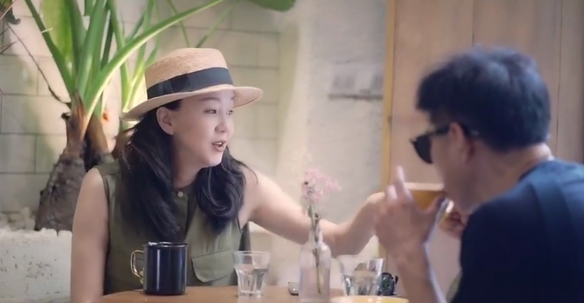 王一楠|“尓豪”高鑫与老婆罕同框，抛下女儿过二人世界，吃饭看电影秀足恩爱