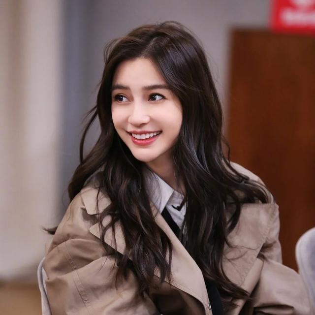 angelababy|模特，黄晓明娇妻，小海绵妈妈，多重身份下是杨颖藏不住的野心