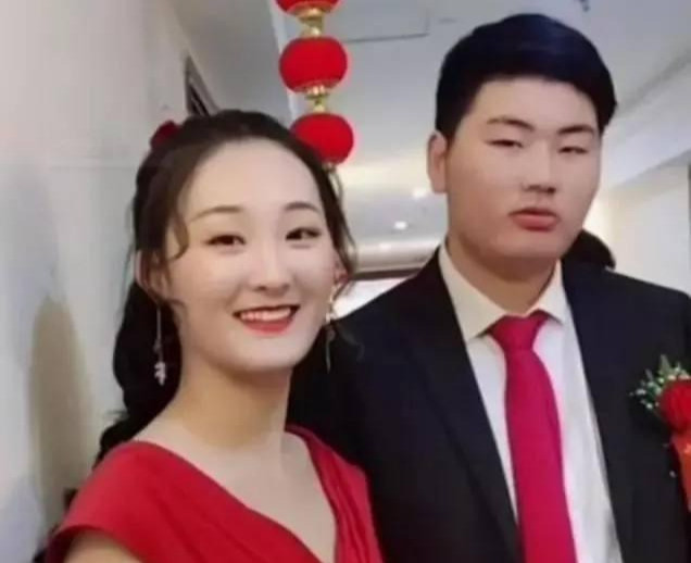 朱单伟|朱之文美女亲家母曝光，婚后带女儿做黑色美甲，比女儿更像赵丽颖