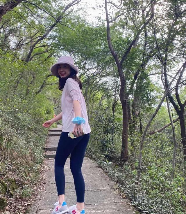董花花|再次内涵？张大奕暗讽董花花不够独立，后者晒蒋凡视角照秀恩爱