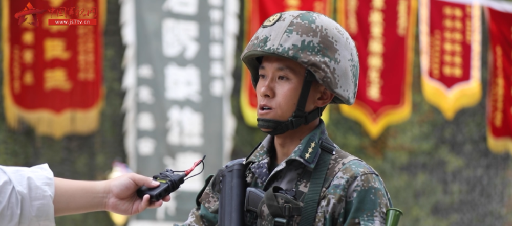 陆军第75集团军某红军旅"洛阳英雄连"连长 李大国