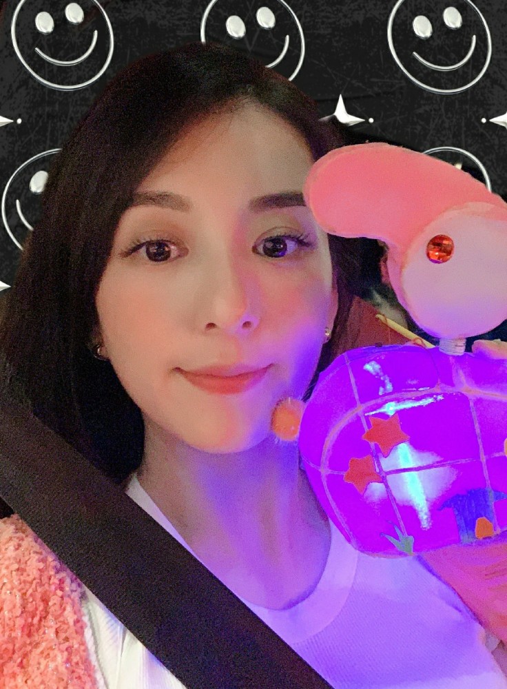 方媛|方媛接女儿下课，沿途玩性大起，晒老公视角下美照，颜值比生孩子前还要高