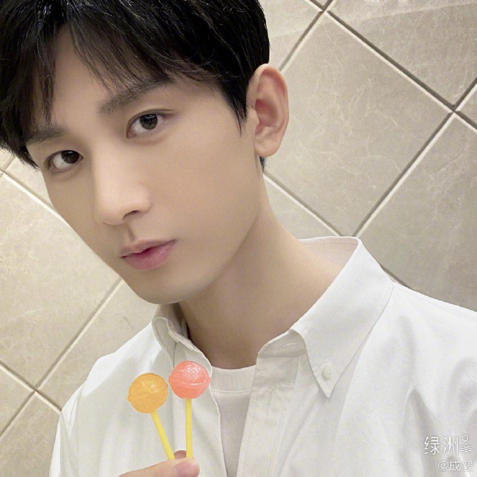 成毅|新顶流？网曝成毅将官宣三大代言，和王源肖战平起平坐