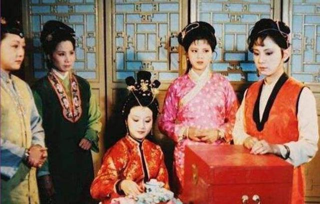 晴雯|红楼梦：晴雯的死，更多是自己的原因，太把自己当主子了