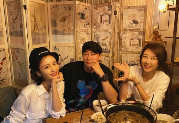 佟丽娅|佟丽娅深夜发文否认恋情，澄清与男子的关系，男方身份曝光