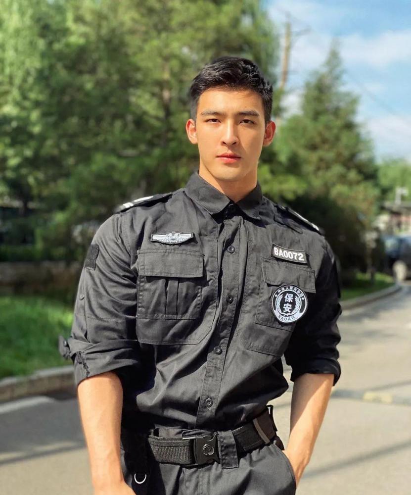 网红男模毛若懿进组《巴清传》剧组,补拍高云翔的角色_腾讯新闻