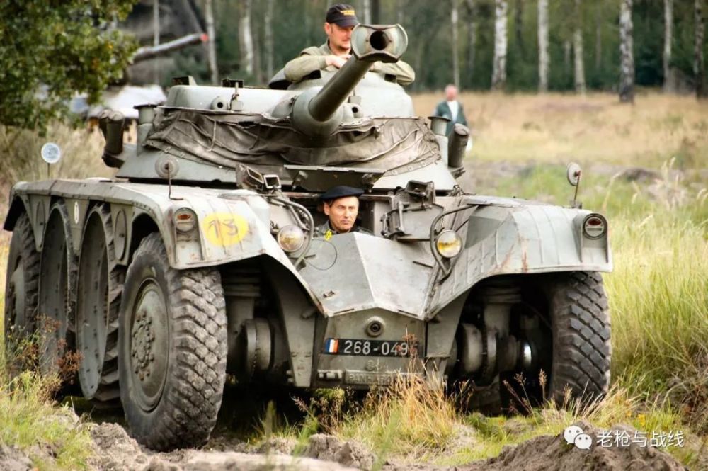 二战法军装甲车图片