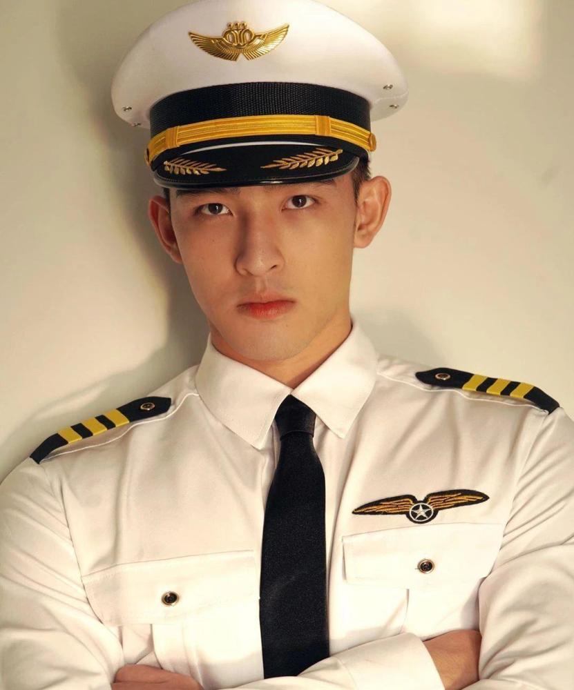 网红男模毛若懿进组《巴清传》剧组,补拍高云翔的角色_腾讯新闻